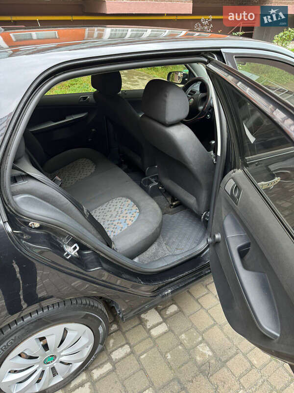 Хэтчбек Skoda Fabia 2007 в Львове