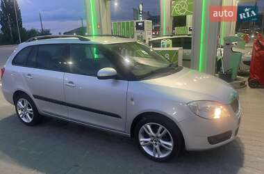 Универсал Skoda Fabia 2010 в Луцке