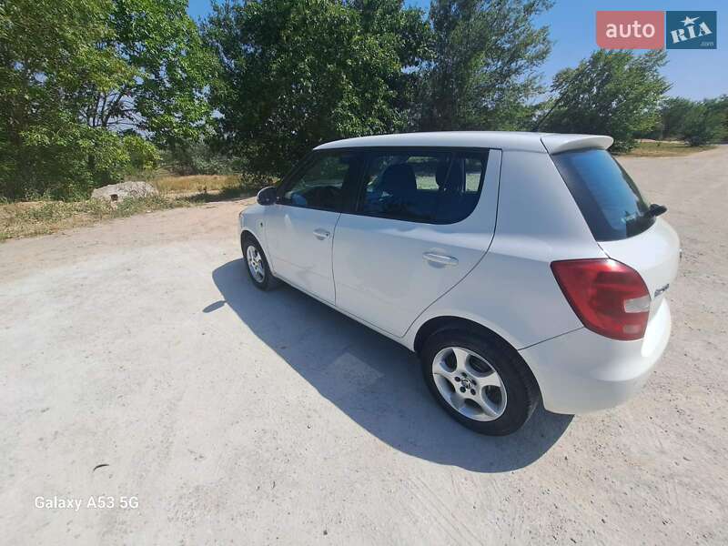 Хэтчбек Skoda Fabia 2014 в Запорожье