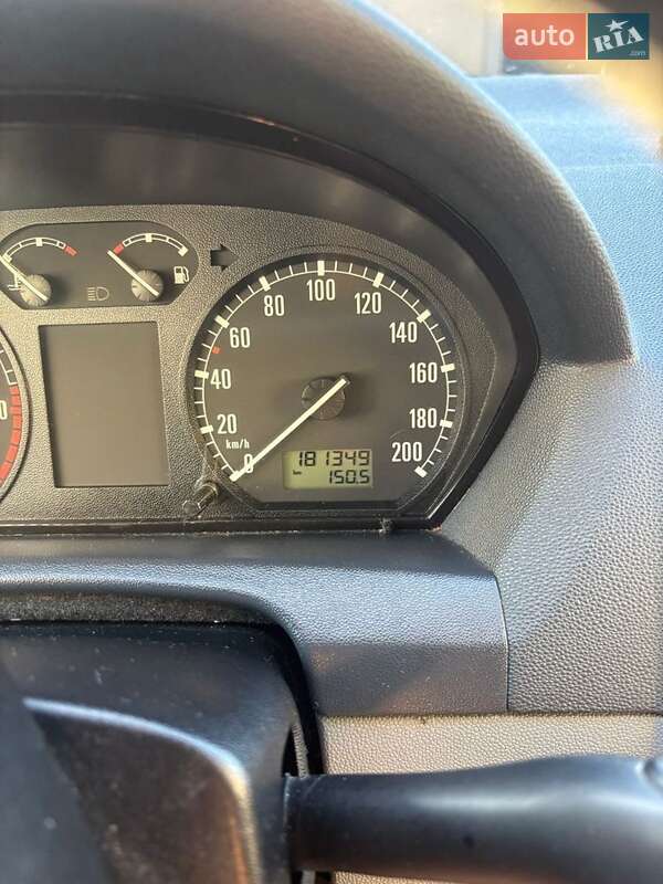 Хэтчбек Skoda Fabia 2003 в Хусте