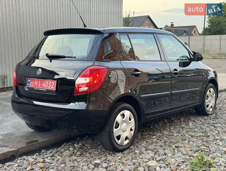 Хэтчбек Skoda Fabia 2009 в Луцке