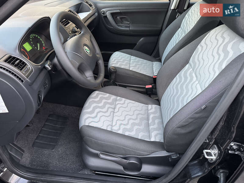 Хэтчбек Skoda Fabia 2009 в Луцке