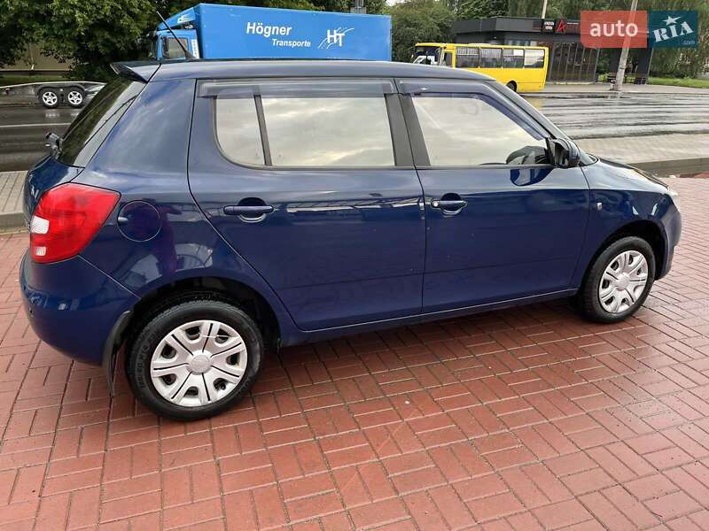 Хэтчбек Skoda Fabia 2011 в Луцке