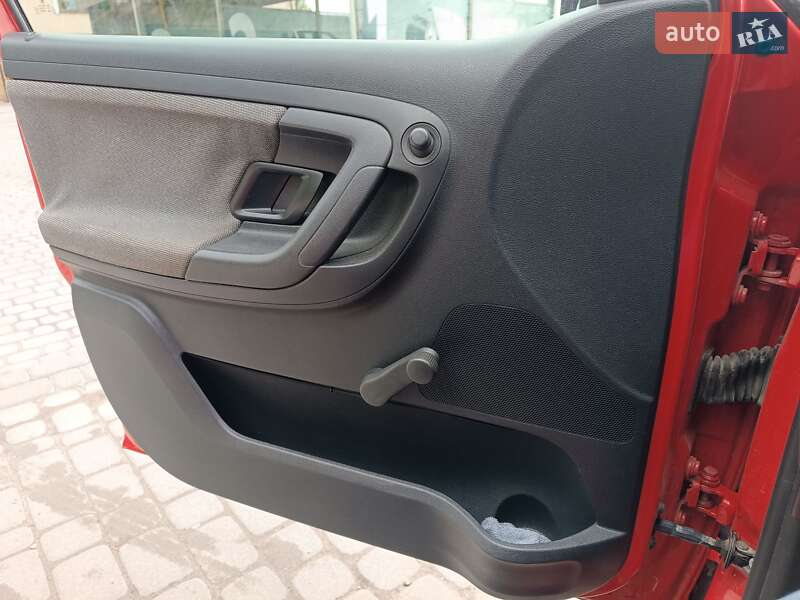 Хэтчбек Skoda Fabia 2012 в Львове
