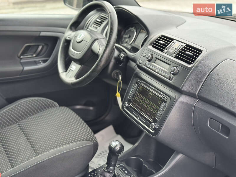 Хэтчбек Skoda Fabia 2011 в Староконстантинове