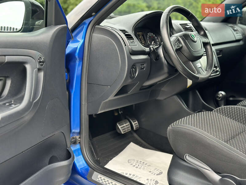 Хэтчбек Skoda Fabia 2011 в Староконстантинове
