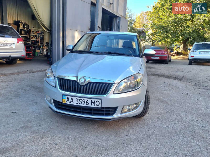 Універсал Skoda Fabia 2013 в Компаніївці