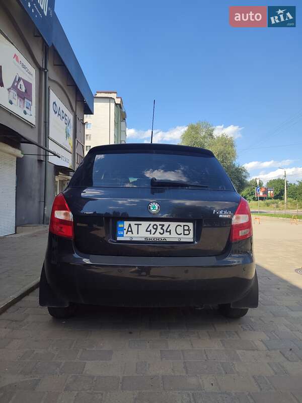 Хэтчбек Skoda Fabia 2011 в Ивано-Франковске