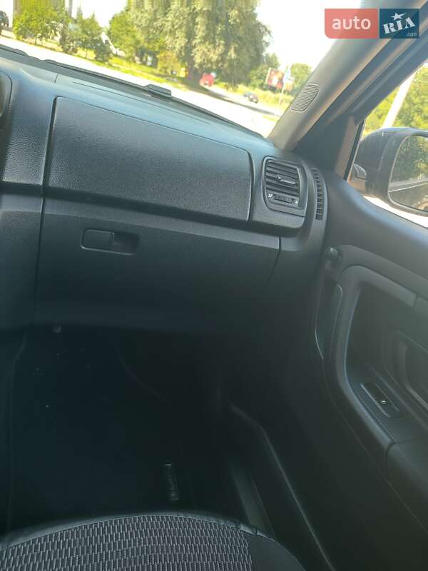 Хэтчбек Skoda Fabia 2011 в Ивано-Франковске