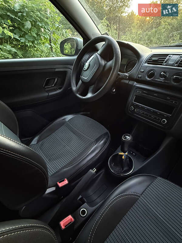 Хэтчбек Skoda Fabia 2010 в Виннице