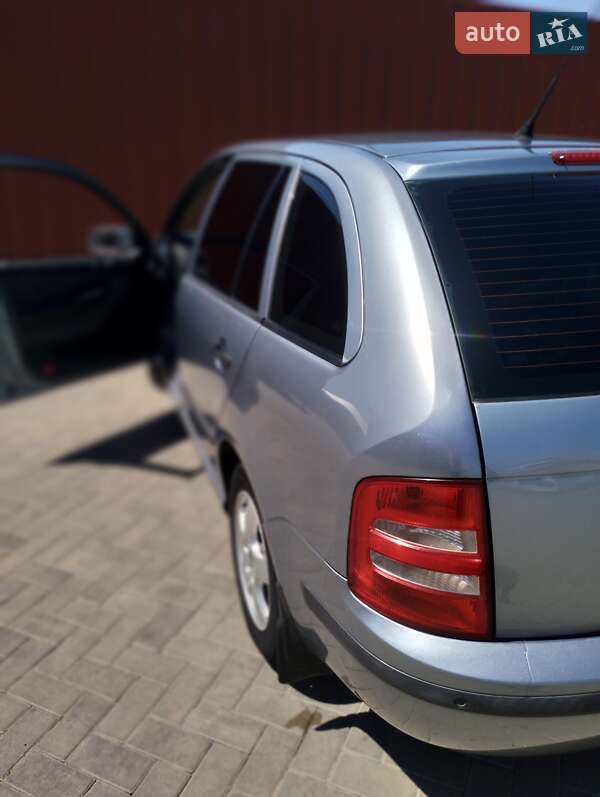 Універсал Skoda Fabia 2004 в Сумах