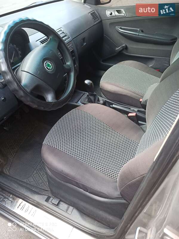 Седан Skoda Fabia 2006 в Днепре