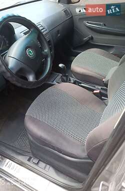 Седан Skoda Fabia 2006 в 