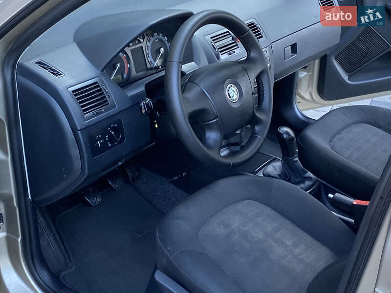 Хэтчбек Skoda Fabia 2005 в Калуше