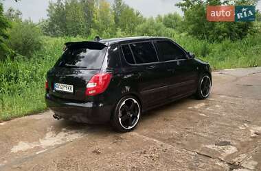 Хэтчбек Skoda Fabia 2009 в 