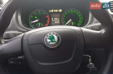 Хэтчбек Skoda Fabia 2009 в 
