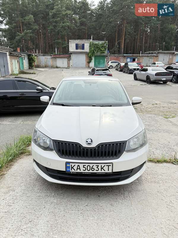 Хетчбек Skoda Fabia 2016 в Києві