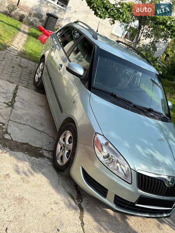Універсал Skoda Fabia 2011 в Тернополі