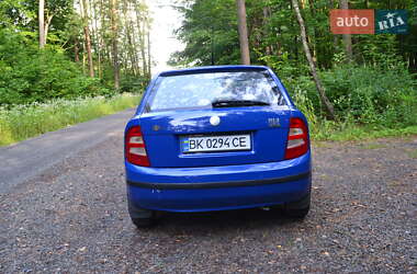 Хэтчбек Skoda Fabia 2004 в 