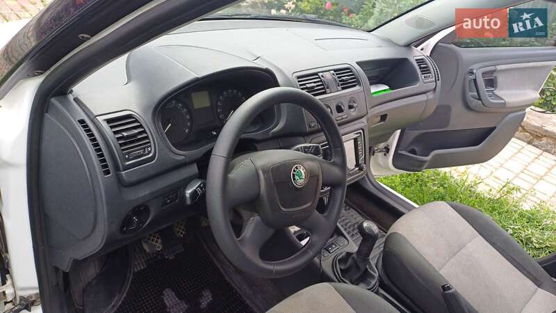 Хэтчбек Skoda Fabia 2011 в Святопетровское