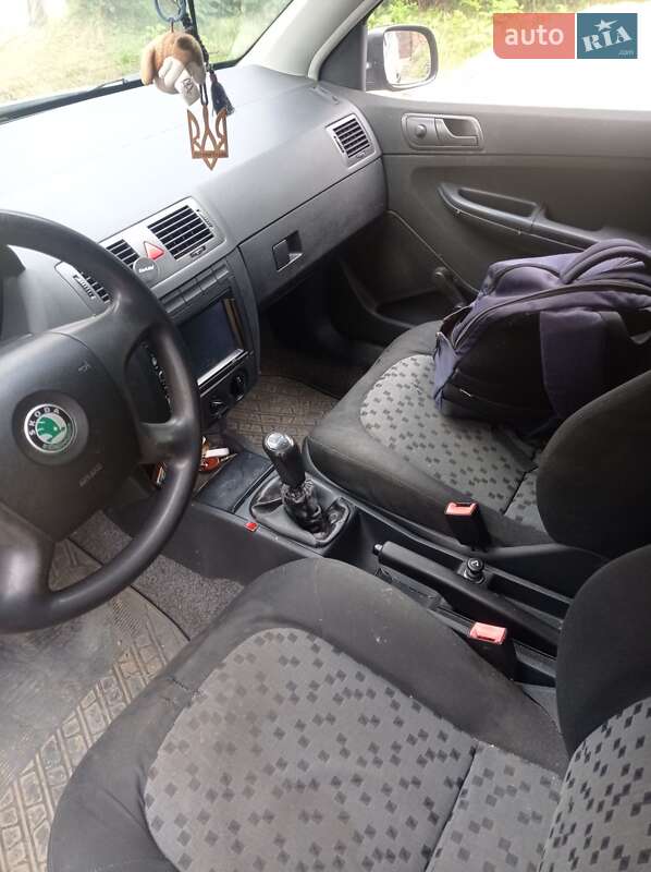 Хэтчбек Skoda Fabia 2006 в Дрогобыче