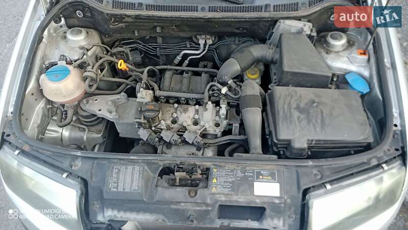 Хэтчбек Skoda Fabia 2005 в Полонном