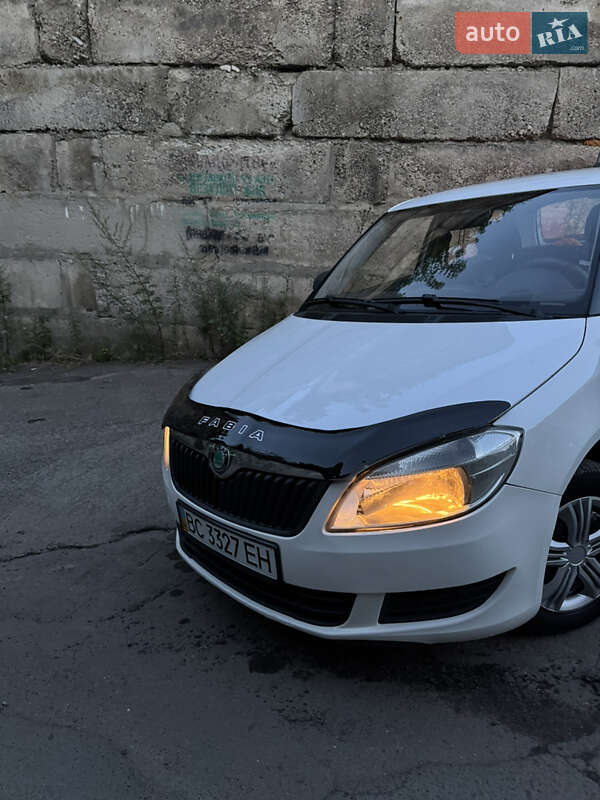 Хэтчбек Skoda Fabia 2011 в Львове
