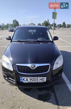 Хэтчбек Skoda Fabia 2008 в Киеве