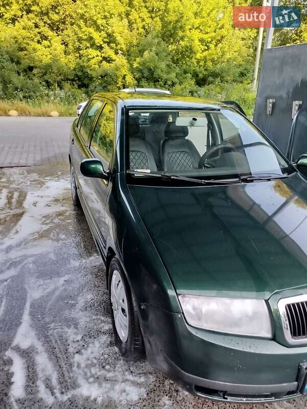Седан Skoda Fabia 2002 в Старокостянтинові