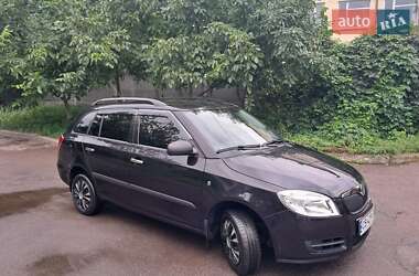 Універсал Skoda Fabia 2009 в Чернігові