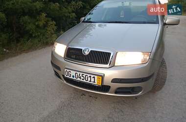 Седан Skoda Fabia 2005 в 