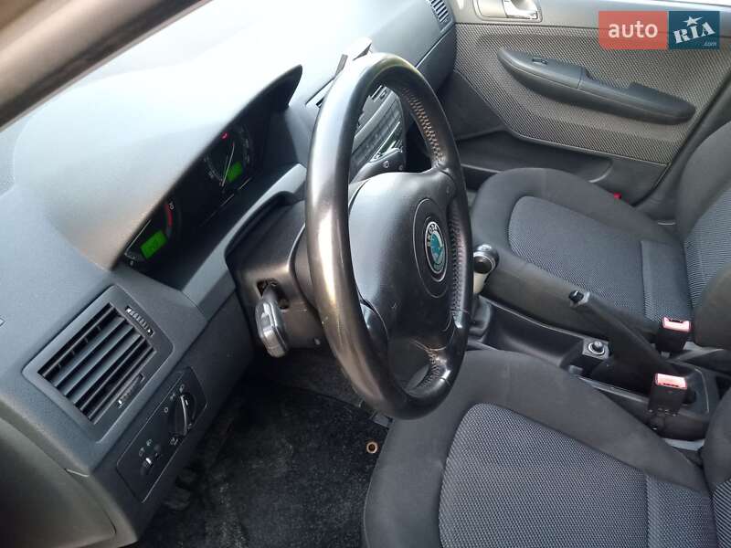 Седан Skoda Fabia 2005 в Тернополі