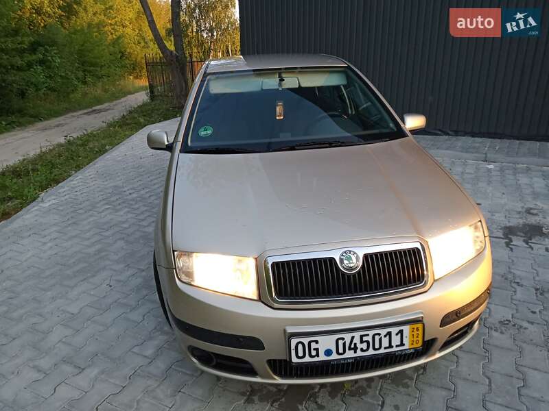 Седан Skoda Fabia 2005 в Тернополі