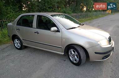 Седан Skoda Fabia 2005 в 