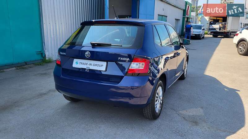 Хэтчбек Skoda Fabia 2017 в Киеве