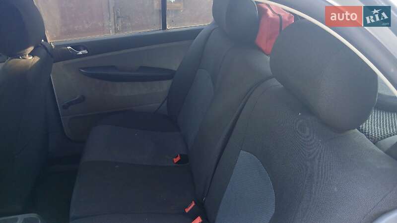 Хэтчбек Skoda Fabia 2001 в Запорожье