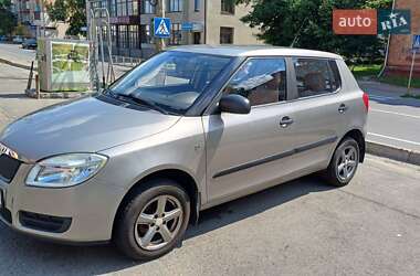 Хетчбек Skoda Fabia 2008 в Чернігові