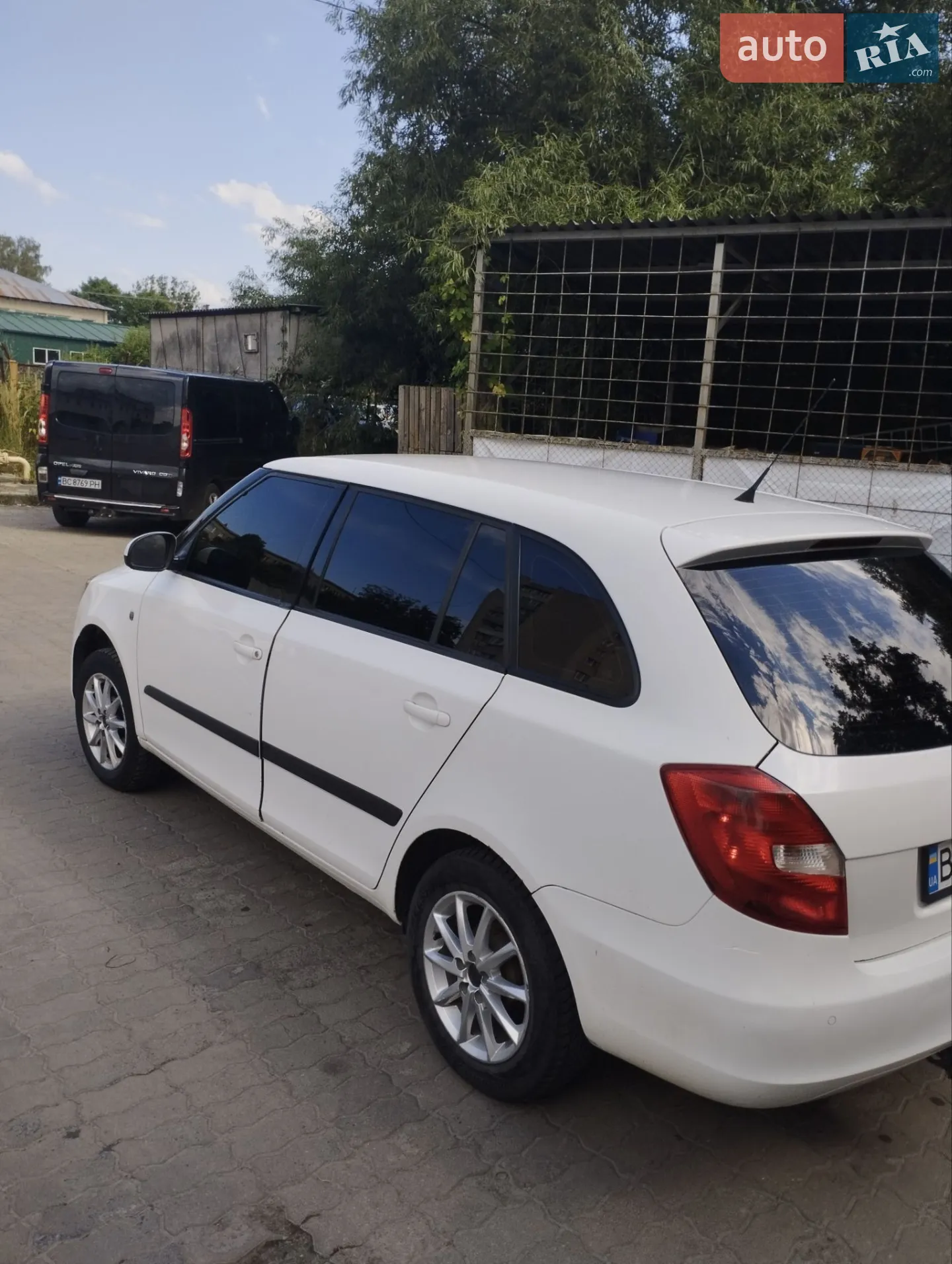 2010 Skoda Fabia - мініатюра 3