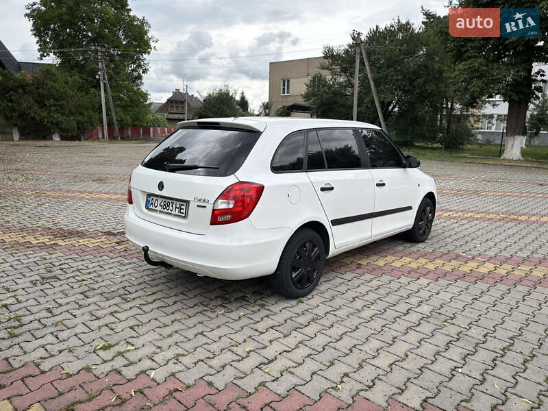 Универсал Skoda Fabia 2011 в Солотвине