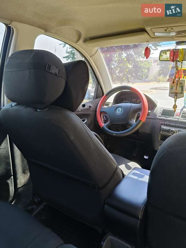 Хэтчбек Skoda Fabia 2005 в Арбузинке