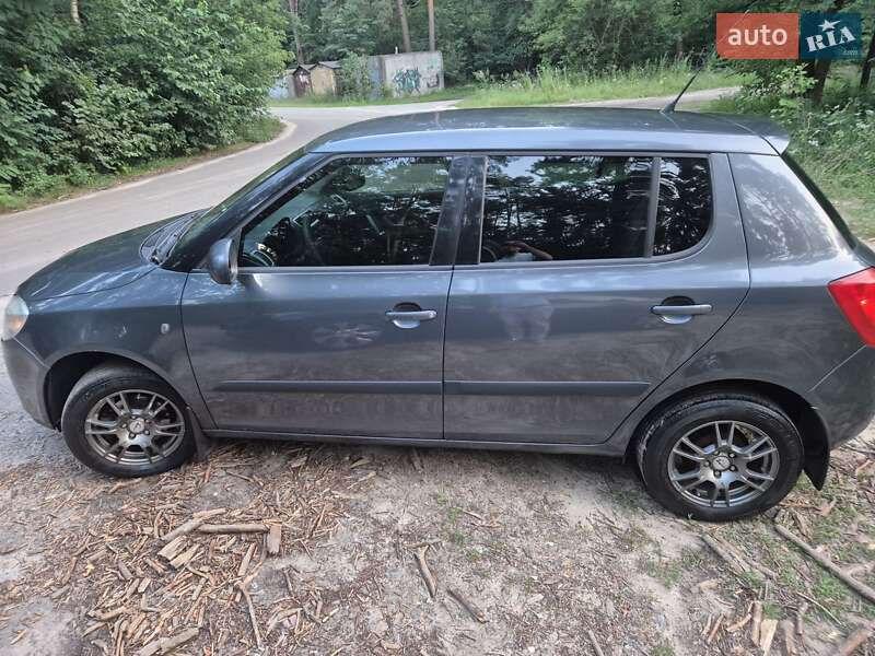Хэтчбек Skoda Fabia 2008 в Броварах