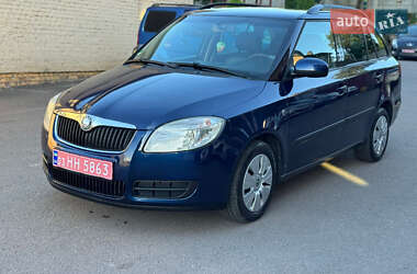 Універсал Skoda Fabia 2009 в Рівному