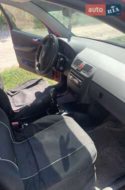 Хэтчбек Skoda Fabia 2006 в 