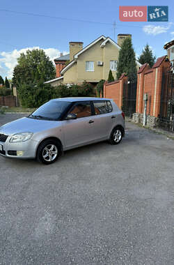 Хэтчбек Skoda Fabia 2008 в 