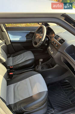 Хэтчбек Skoda Fabia 2008 в 