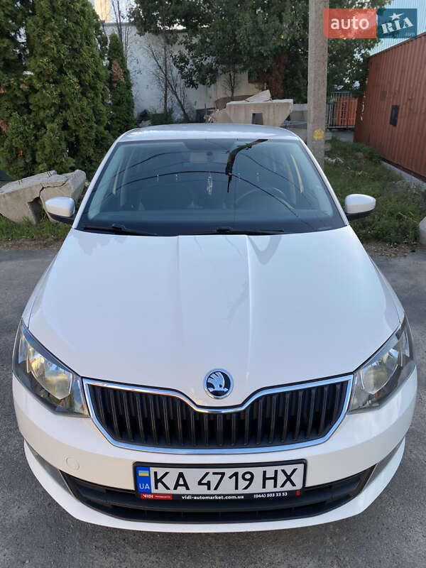 Хетчбек Skoda Fabia 2016 в Києві