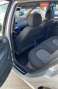 Хэтчбек Skoda Fabia 2006 в 