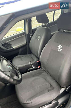 Хэтчбек Skoda Fabia 2009 в 