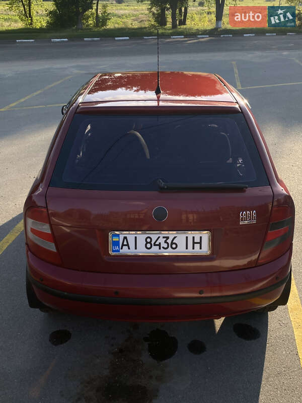 Хэтчбек Skoda Fabia 2006 в Вишневом фото 5 Хэтчбек Skoda Fabia 2006 в Вишневом
