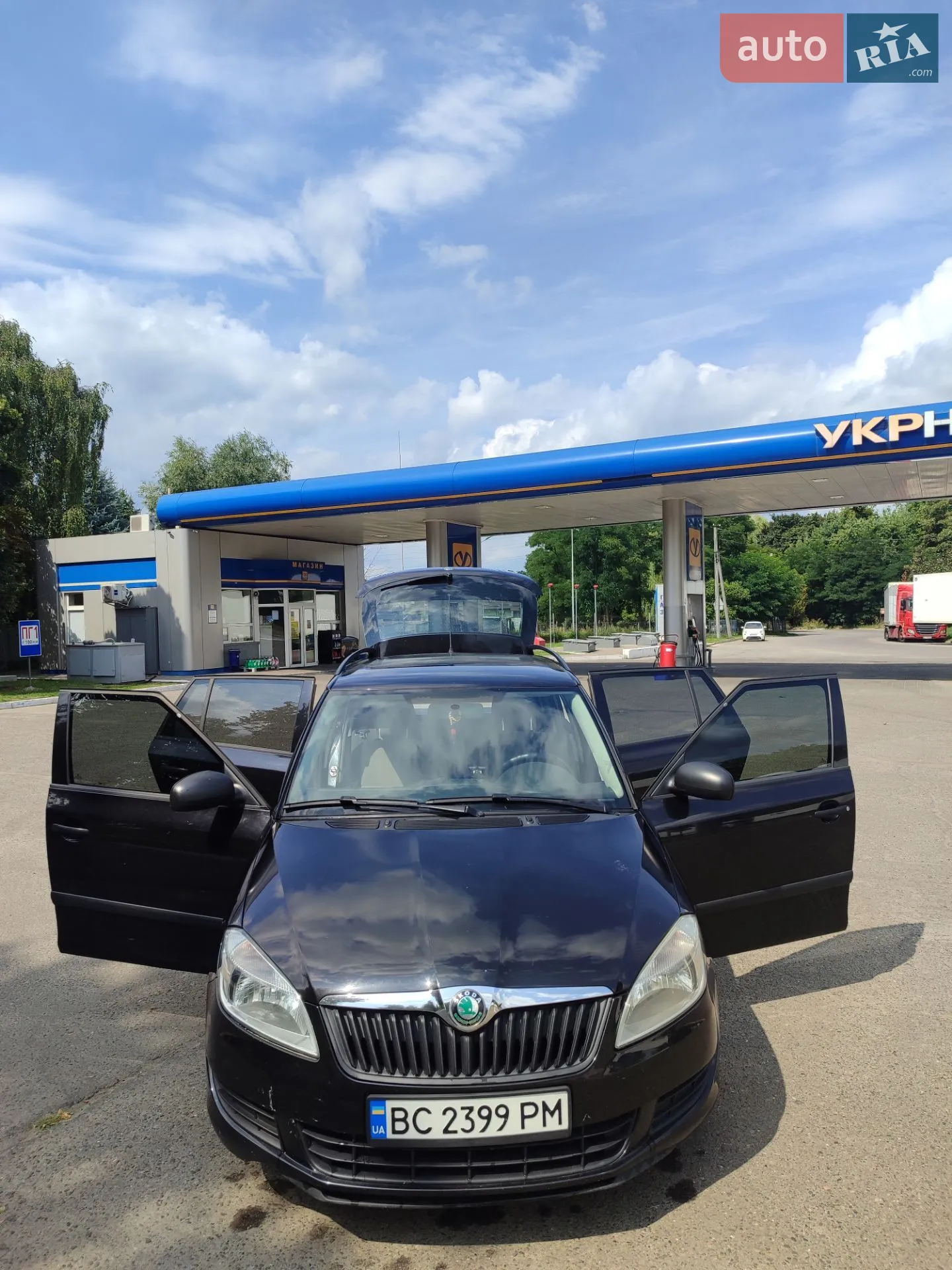 2011 Skoda Fabia - мініатюра 2